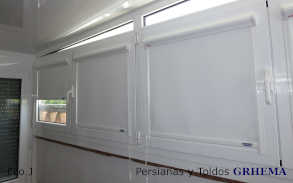 Estor enrollable guiado