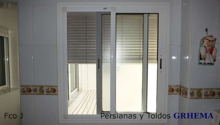 Mosquitera corredera