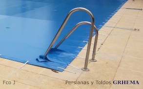 Toldo cubre piscina